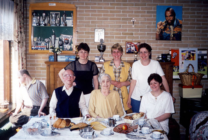 02%20004%2024%20Familiefoto%20-%20kinderen%20Henk%20Nel%20Mariet%20Wil%20Anja